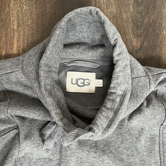 UGG Pichot Turtleneck Poncho Size M/L Grey Heather Pockets Cozy Oversized Throw - Picture 7 of 15